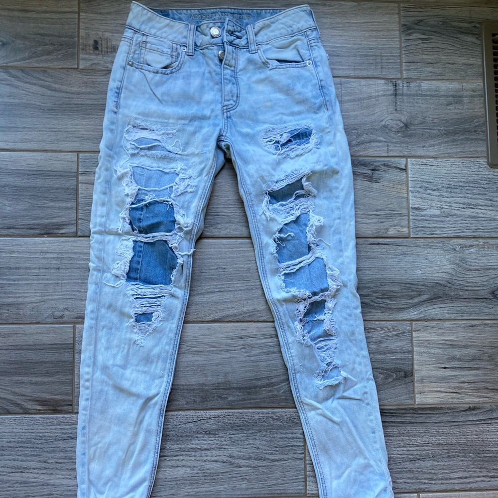 Ripped size 00 American eagle jeans
